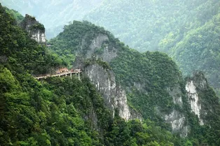 Wuling Mountain Grand Rift - Chongqing Tourist Attraction