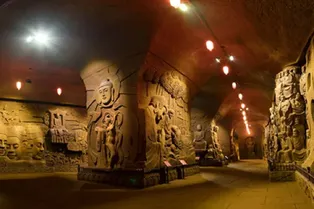 Oriental Buddha Capital - Sichuan Tourist Attraction