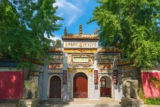 Yuelu Mountain - Hunan Tourist Attraction