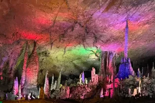 Huanglong Cave Scenic Area