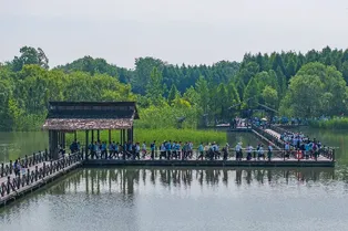 Qinhu Lake Scenic Area