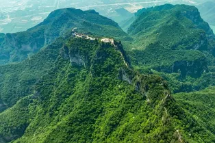 Shennongshan Scenic Area in Jiaozuo - Henan Tourist Attraction