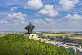 Mangdang Mountain Han Culture Tourist Area in Shangqiu - Henan Tourist Attraction