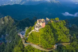 Wudang Mountain Scenic Area in Shiyan - Hubei Tourist Attraction