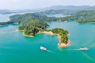 Wanlv Lake Scenic Area in Heyuan - Guangdong Tourist Attraction