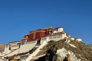 Potala Palace Scenic Area in Lhasa - Tibet Tourist Attraction