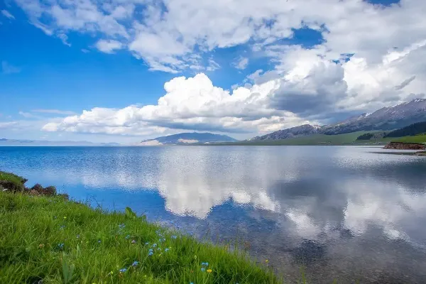 Sailimu Lake Scenic Area - Xinjiang Tourist Attraction