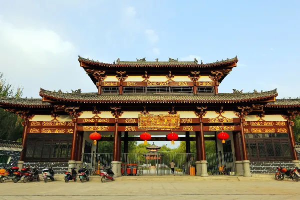 Yanquan Mountain Scenic Area - Xinjiang Tourist Attraction