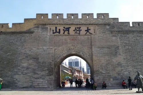 Dajingmen Scenic Area - Hebei Tourist Attraction