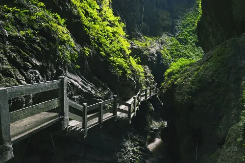 Longshuixia Fissure Gorge - Chongqing Tourist Attraction