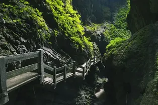 Longshuixia Fissure Gorge - Chongqing Tourist Attraction