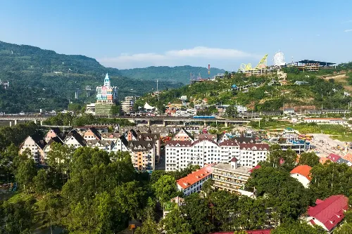 Meixin Red Wine Town - Chongqing Tourist Attraction