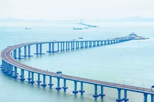 Hong Kong-Zhuhai-Macao Bridge Tour